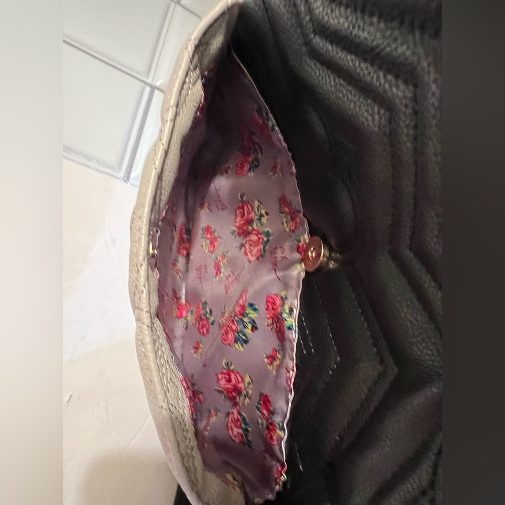 Betsey Johnson Black and Cream Quilted Backpack - Picture 8 of 8